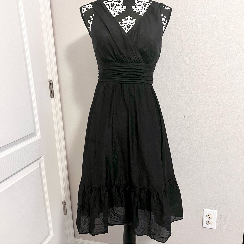 White House Black Market Silk Blend Fit Flare 50's Swing Dress Black Size 4